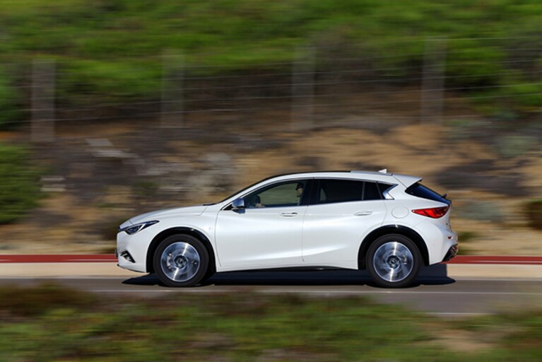 Infiniti Q30 2016