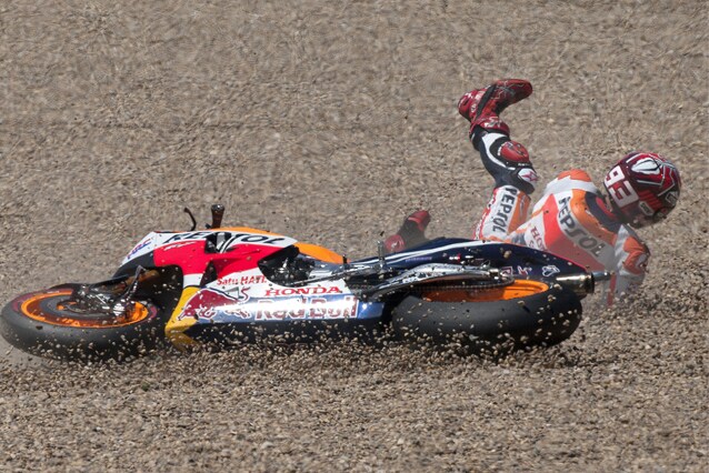 Marc Marquez nella ghiaia a Jerez