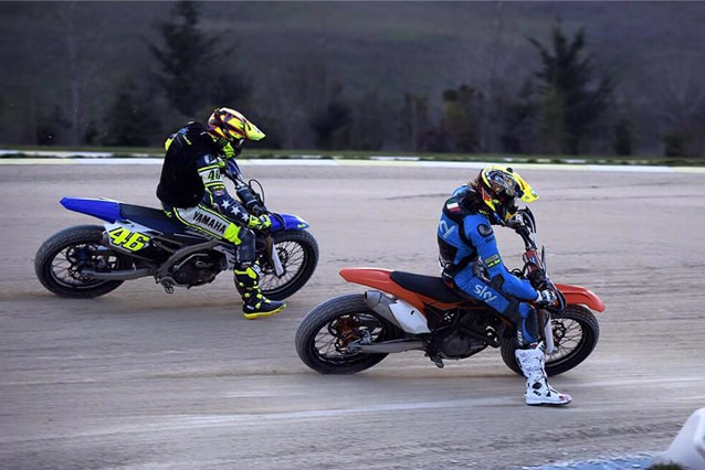 Valentino Rossi e Nicolò Bulega / Facebook