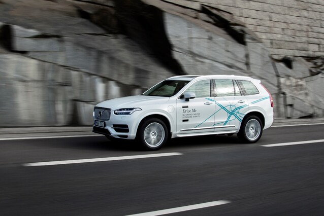 Una Volvo XC90 Drive Me durante i test sulle strade di Göteborg, in Svezia, nel 2014 / Volvo Cars