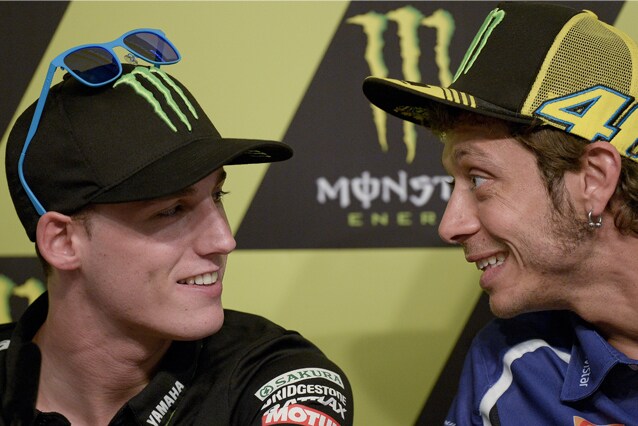 Pol Espargaro e Valentino Rossi / Getty