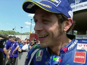 Valentino Rossi raggiante al parco chiuso del Mugello / MotoGp.com
