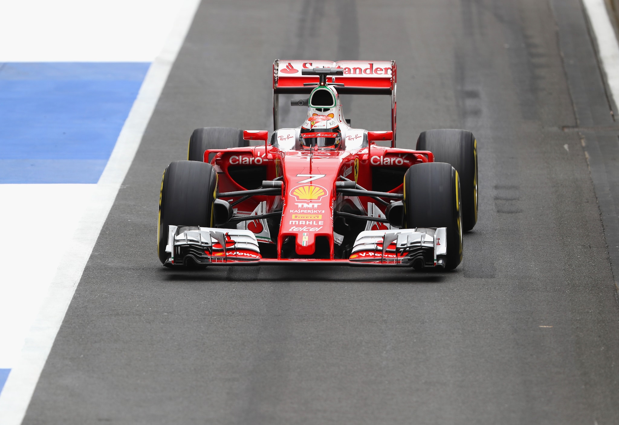 Kimi Raikkonen durante i test di Silverstone