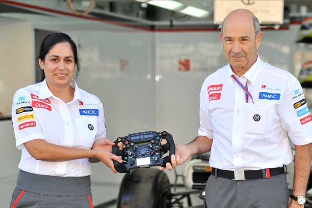 Peter Sauber (a destra), fondatore del team Sauber F1 eMonisha Kaltenborn (a sinsitra), ceo di Sauber Motorsport AG e team principal della scuderia di Formula 1 / Getty