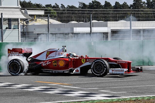 Sebastian Vettel si esibisce ai Ferrrai Racing Days