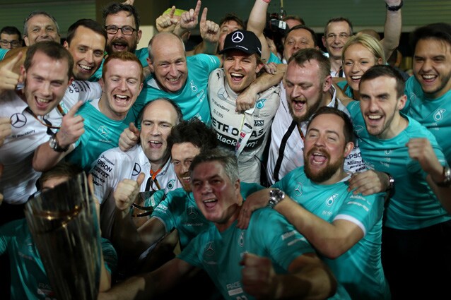 La Mercedes festeggia il titolo 2015 – Getty Images