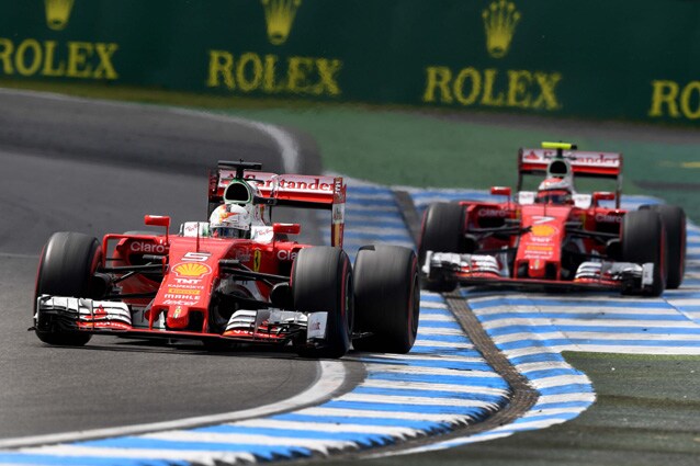 Sebastian Vettel e Kimi Raikkonen in pista - Getty Images