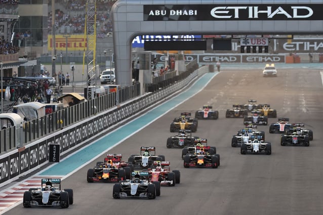 Le monoposto al via nel Gp di Abu Dhabi - Getty Images