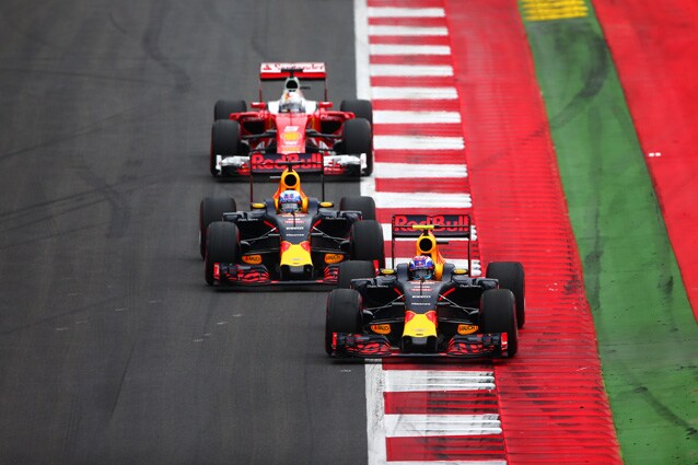 Il duello in pista tra Red Bull e Ferrari – Getty Images