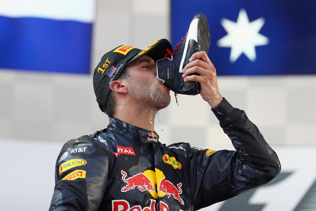 Daniel Ricciardo festeggia con lo shoey – Getty Images