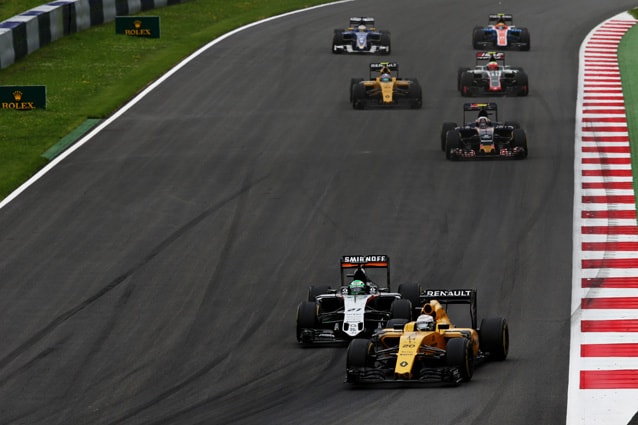 Renault e Force India duellano in pista – Getty Images