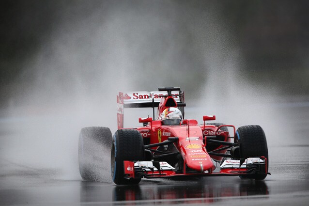 Sebastian Vettel in pista con le gomme da bagnato - Getty Images