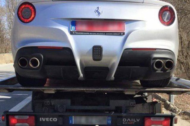 La Ferrari sequestrata al cittadino svizzero - Foto Twitter