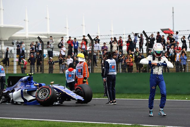 Antonio Giovinazzi dopo l'incidente - Getty Images