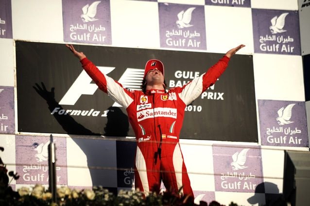 Fernando Alonso esulta dopo la vittoria del 2010 con la Ferrari - Getty Images