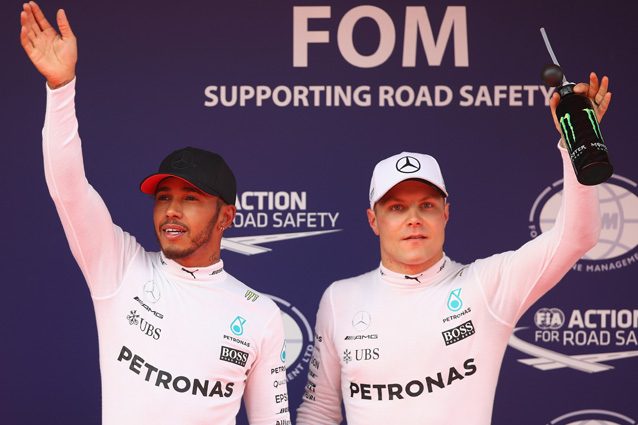 Lewis Hamilton insieme al compagno di squadra Valtteri Bottas - Getty Images