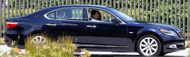 giappone-shinzo-abe-lexus-ls-600-h