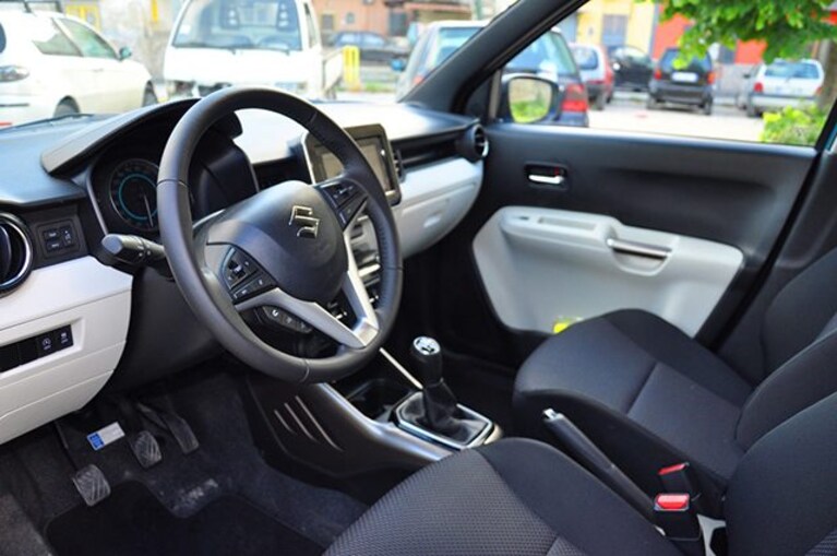 interni-suzuki-ignis