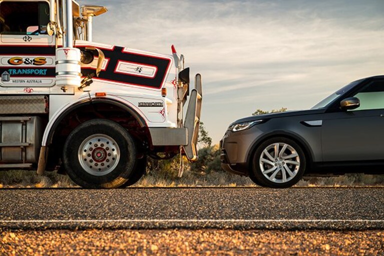 land-rover-discovery-vs-road-train