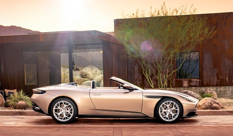 aston-martin-db-11-volante