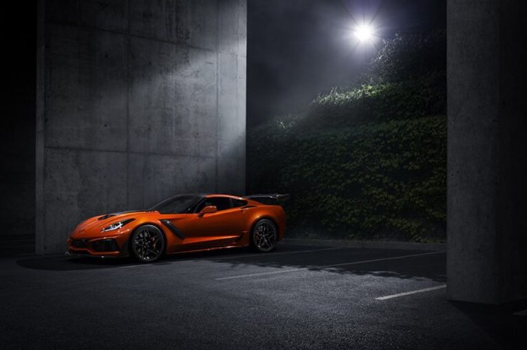 chevrolet-corvette-zr1-sebring-orangechevrolet-corvette-zr1-sebring-orange