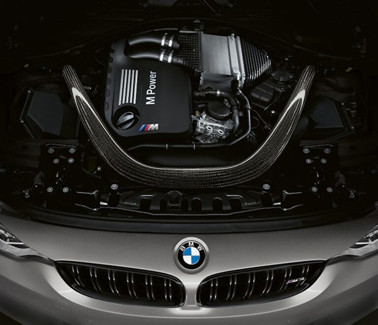 motore-bmw-m3-cs