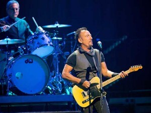 Bruce Springsteen in concerto a Parigi (Getty Images)