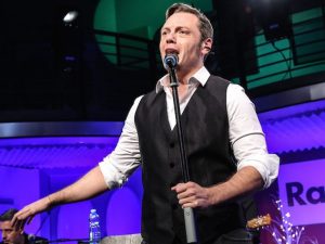 Tiziano Ferro durante il live di Radio 2 (LaPresse)
