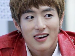 Seo Minwoo (foto via http://chojonghwan.tistory.com/entry/121103–백퍼센트–김포팬사인회)