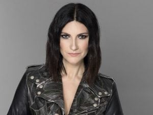 Laura Pausini (ph Julian Hargreaves)