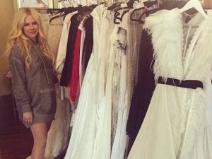 Avril Lavigne (via Instagram)