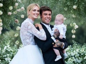Chiara Ferragni, Fedez e il figlio Leone (via Instagram)