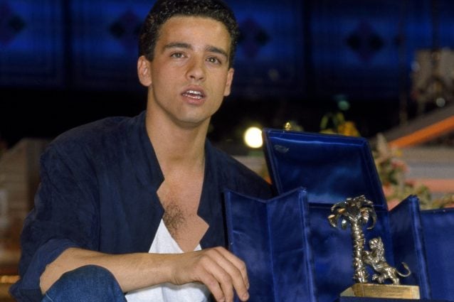 Eros Ramazzotti in una foto del 1984 quando, con la prima partecipazione sanremese, vinse tra i giovani con "Terra Promessa".