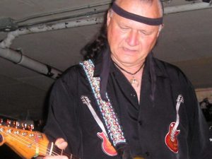 Dick Dale (ph Mike Burns, via Wikimedia Commons)