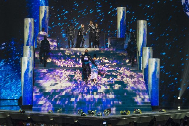 La fine dell’esibizione di madonna all’Eurovision (Getty Images)