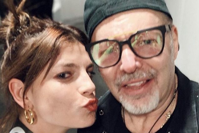 Emma si prende una pausa dal film e corre da Vasco Rossi: "Emozione sempre troppo forte"