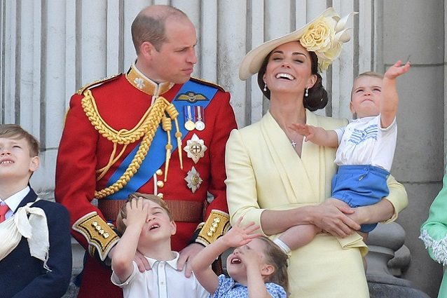 William compie 37 anni, il bellissimo regalo di Kate Middleton è un album coi disegni dei loro figli