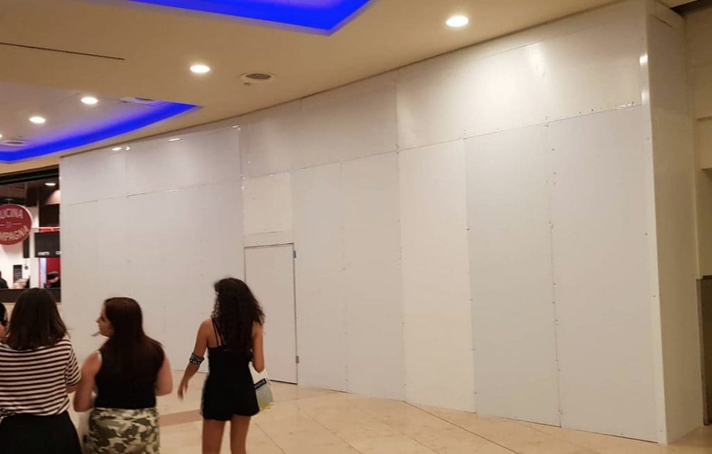 Il ristorante chiuso al Centro Campania