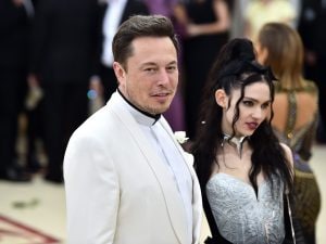Elon Musk e Grimes (Photo by Theo Wargo/Getty Images)