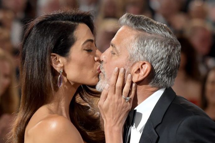 George Clooney e l'amore per la sua Amal: "Non ho mai smesso di scriverle lettere"