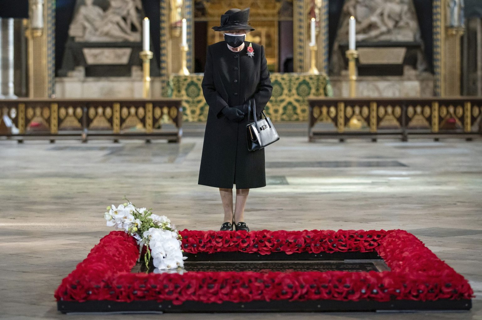 La nuova spilla della Regina Elisabetta è una dedica d'amore al principe Filippo La nuova spilla della Regina Elisabetta è una dedica d'amore al principe Filippo