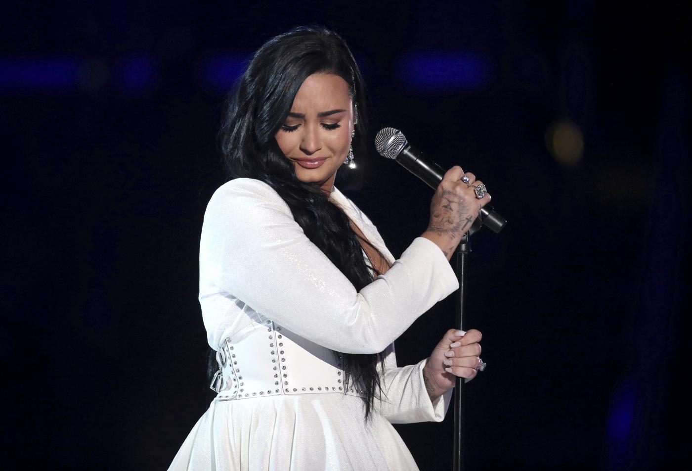 Demi Lovato sostiene di aver incontrato gli alieni: "Mi ha cambiato la vita"