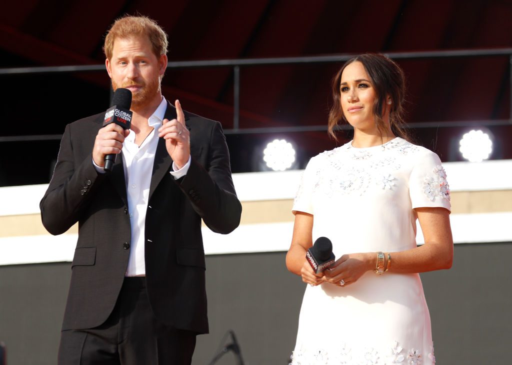 "Gli hater di Meghan Markle e Harry pagati per organizzare la campagna d'odio sui social"