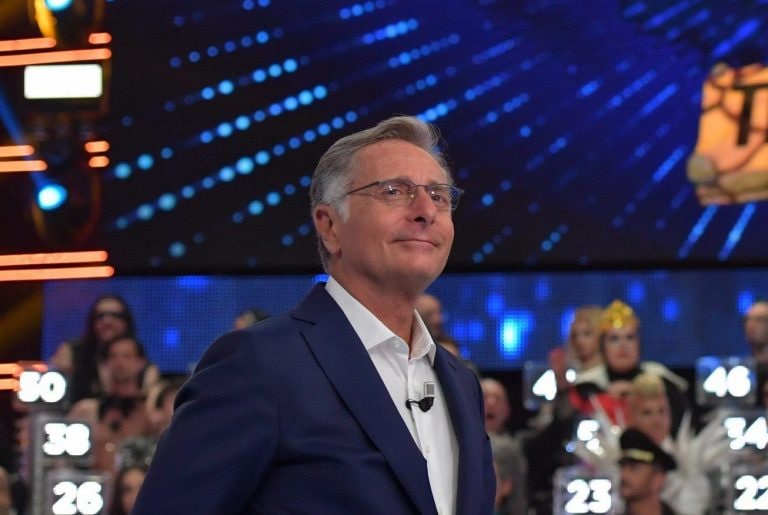Cast Di Gli Eredi Della Terra Programma Televisivo