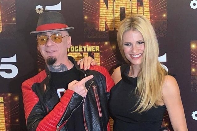 All together now: nel programma di J-Ax e Michelle Hunziker niente drammi, solo divertimento