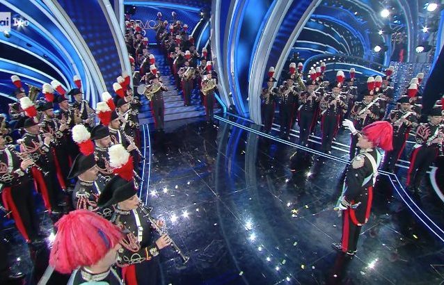 La finale di Sanremo 2020 si apre con l’Inno di Mameli suonato dall’Arma dei Carabinieri
