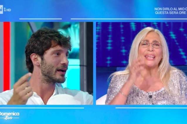 Stefano De Martino a Mara Venier: “Quella delle donne è una religione che non professo più”