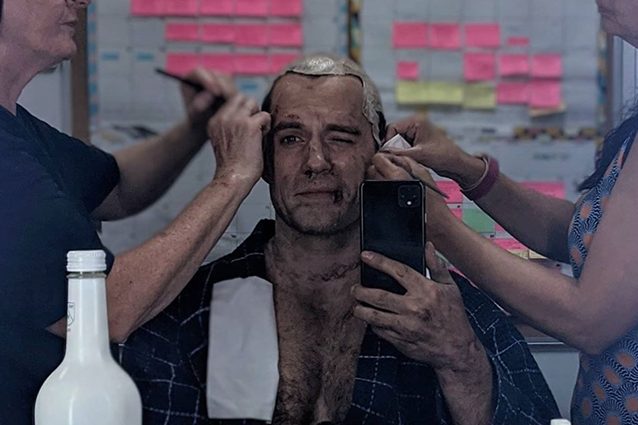 The Witcher 2, Henry Cavill si mostra in sala trucco: "Siamo a prova di Covid"