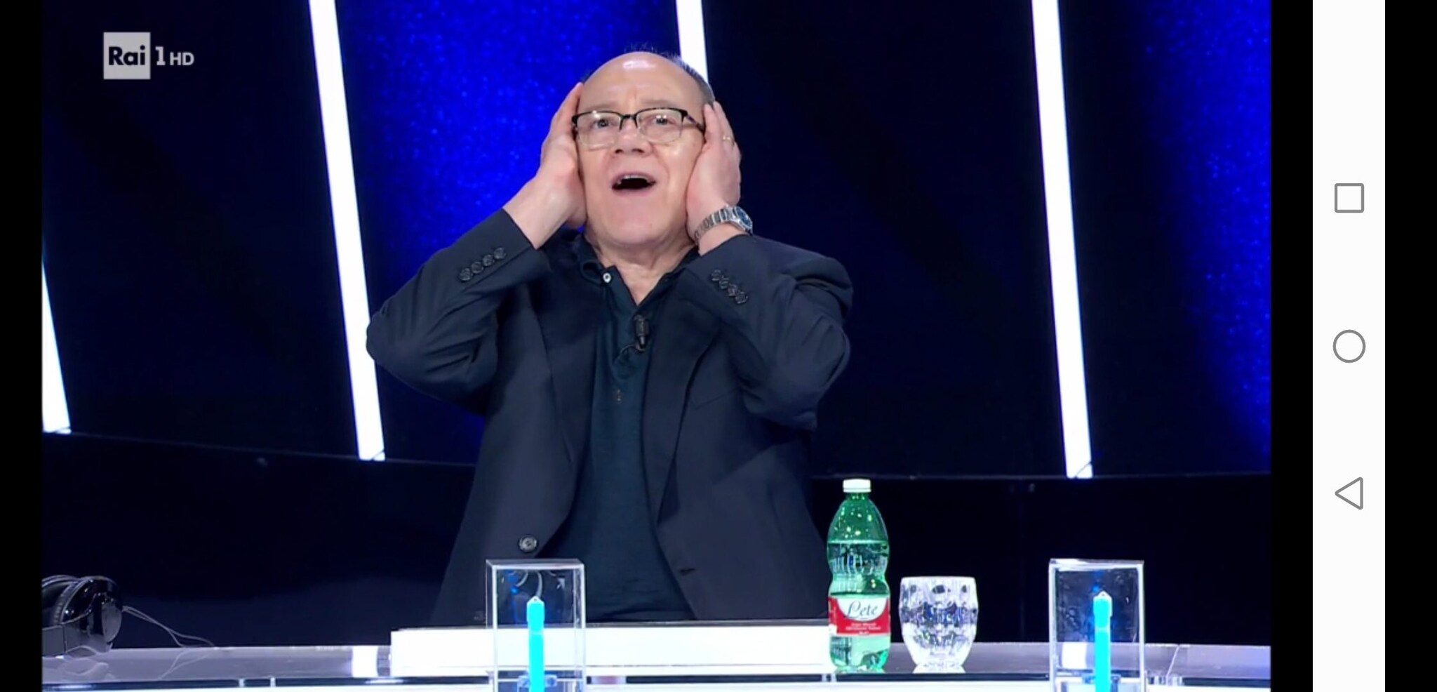 Carlo Verdone: "Sto virus si romperà i coglioni prima o poi!"