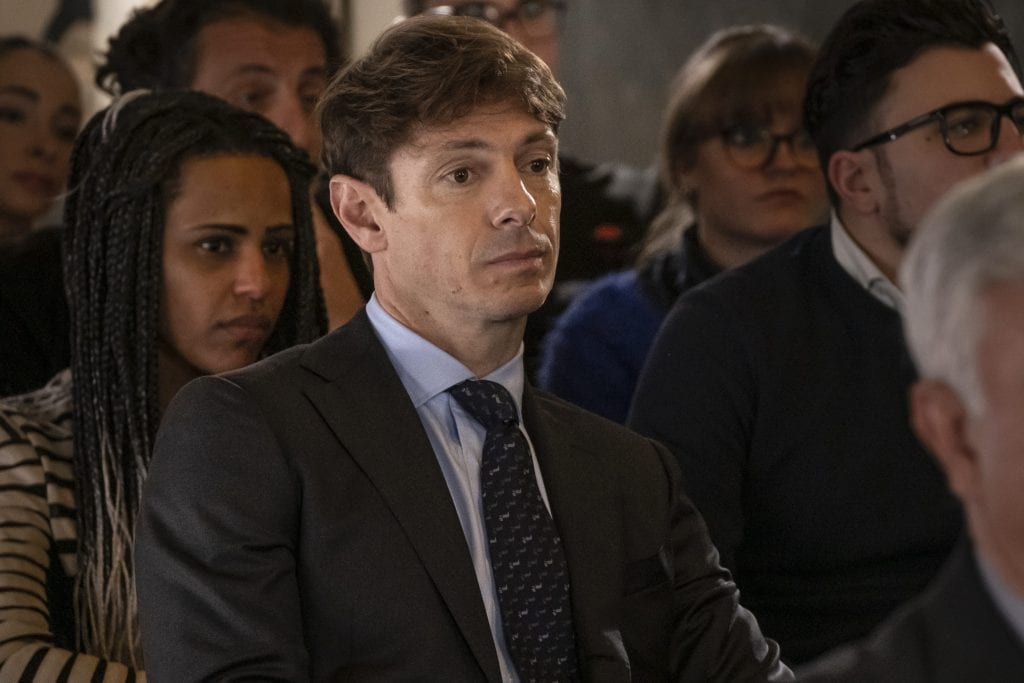 Giorgio Pasotti nel ruolo di Claudio nella serie Mina Settembre